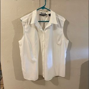 Eddie Bauer sleeveless white button down blouse. Wrinkle resistant. Size XXL